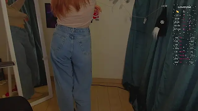 Snapshot of Josephine_Kiss chatting on January 2, 2025, 8:17 am Josephine Kiss online show from January 2, 2025, 8:17 am