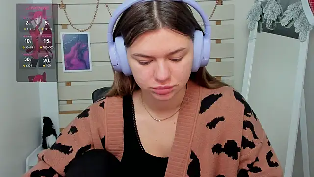 Snapshot of Josephine_Kiss chatting on January 8, 2025, 1:31 pm Josephine Kiss online show from January 8, 2025, 1:31 pm