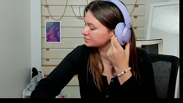 Snapshot of Josephine_Kiss chatting on January 22, 2025, 6:10 pm Josephine Kiss online show from January 22, 2025, 6:10 pm