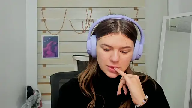 Snapshot of Josephine_Kiss chatting on February 8, 2025, 1:33 pm Josephine Kiss online show from February 8, 2025, 1:33 pm