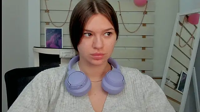 Snapshot of Josephine_Kiss chatting on February 24, 2025, 1:10 pm Josephine Kiss online show from February 24, 2025, 1:10 pm