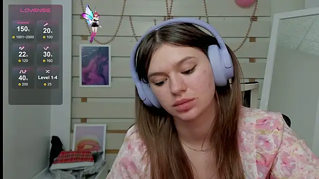 Snapshot of Josephine_Kiss chatting on March 8, 2025, 1:57 pm Josephine Kiss online show from March 8, 2025, 1:57 pm