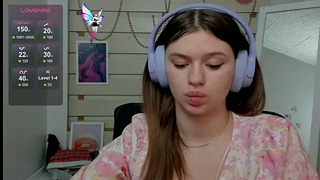 Snapshot of Josephine_Kiss chatting on March 8, 2025, 5:43 pm Josephine Kiss online show from March 8, 2025, 5:43 pm