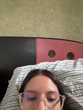 Snapshot of livgomez chatting on February 23, 2025, 12:48 pm livgomez online show from February 23, 2025, 12:48 pm