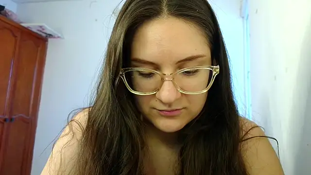 Snapshot of livgomez chatting on October 18, 2025, 1:23 pm livgomez online show from October 18, 2025, 1:23 pm