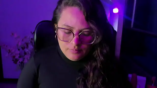 SaraThomso online show from September 9, 2025, 3:28 am