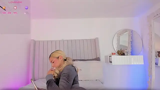 Shelynna azzul online show from June 6, 2026, 12:21 pm