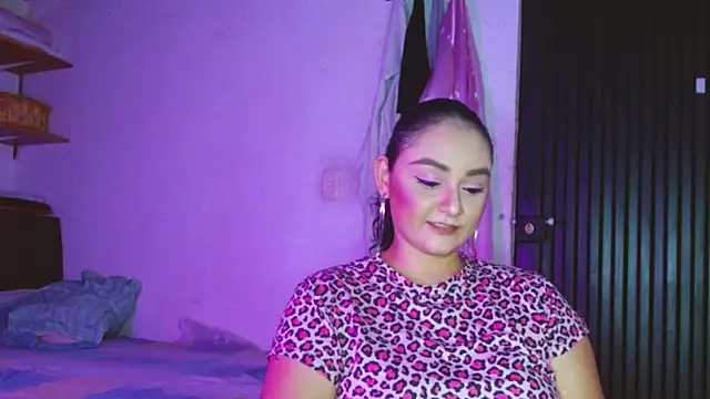 Snapshot of Kaory_32 chatting on November 4, 2025, 5:50 am Kaory 32 online show from November 4, 2025, 5:50 am