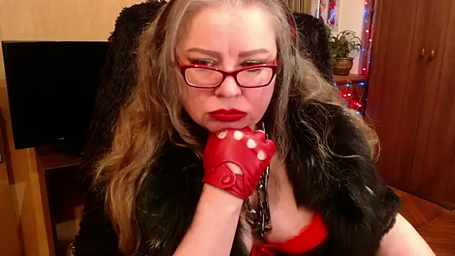 Snapshot of Miss_Tress chatting on December 31, 2024, 11:39 pm Miss Tress online show from December 31, 2024, 11:39 pm