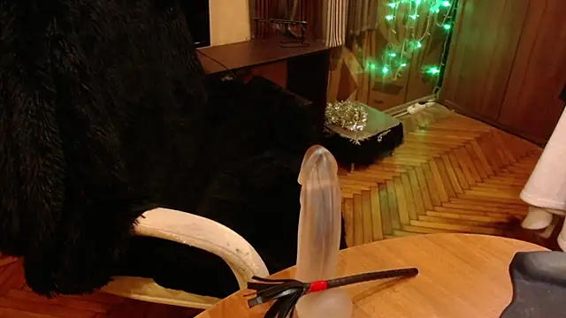 Snapshot of Miss_Tress chatting on February 13, 2025, 2:45 am Miss Tress online show from February 13, 2025, 2:45 am