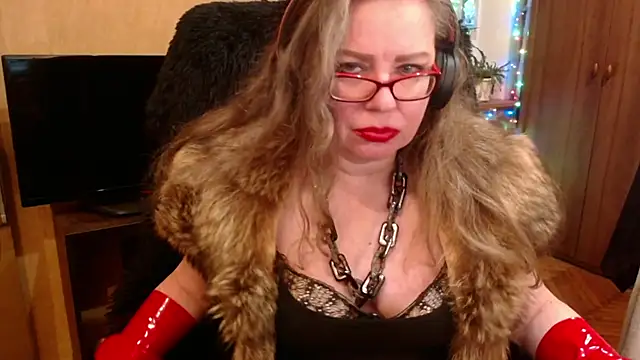 Snapshot of Miss_Tress chatting on February 28, 2025, 12:21 am Miss Tress online show from February 28, 2025, 12:21 am