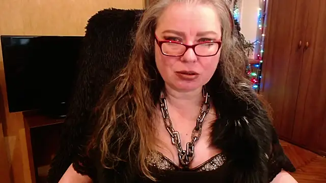 Snapshot of Miss_Tress chatting on March 1, 2025, 10:21 pm Miss Tress online show from March 1, 2025, 10:21 pm