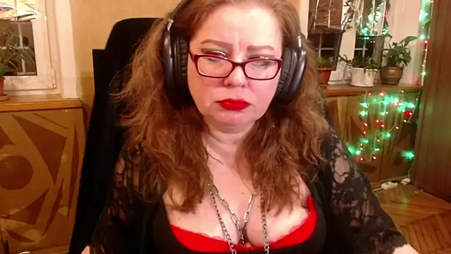 Snapshot of Miss_Tress chatting on September 28, 2025, 10:04 pm Miss Tress online show from September 28, 2025, 10:04 pm