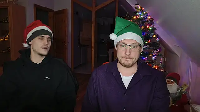 Snapshot of Relsxboy chatting on December 25, 2024, 5:15 pm Relsxboy online show from December 25, 2024, 5:15 pm