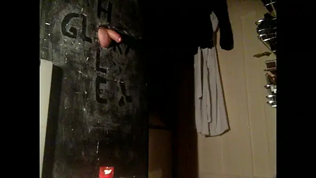 Snapshot of TweakyDude chatting on October 26, 2025, 9:21 pm TweakyDude online show from October 26, 2025, 9:21 pm