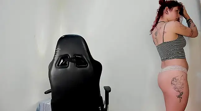 Snapshot of valent_27 chatting on February 8, 2025, 10:18 am valent 27 online show from February 8, 2025, 10:18 am