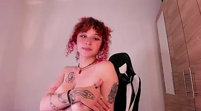 Snapshot of valent_27 chatting on February 15, 2025, 5:30 am valent 27 online show from February 15, 2025, 5:30 am