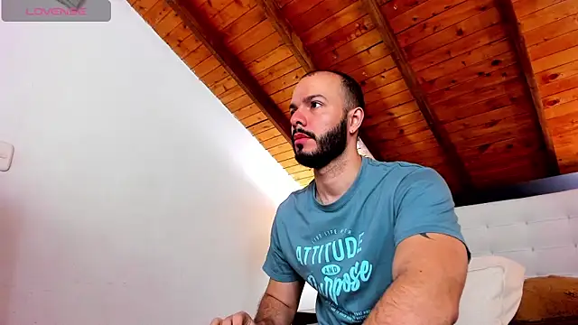 Tom Bailey online show from December 14, 2025, 12:43 pm