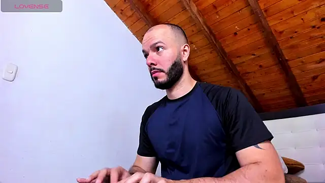 Tom Bailey online show from April 14, 2026, 1:06 pm