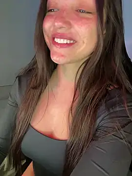 Snapshot of MisFrekcles_ chatting on March 6, 2025, 9:14 am MisFrekcles online show from March 6, 2025, 9:14 am