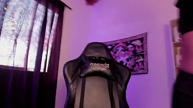 Snapshot of Luu01_ chatting on December 3, 2024, 8:50 pm Luu01 online show from December 3, 2024, 8:50 pm