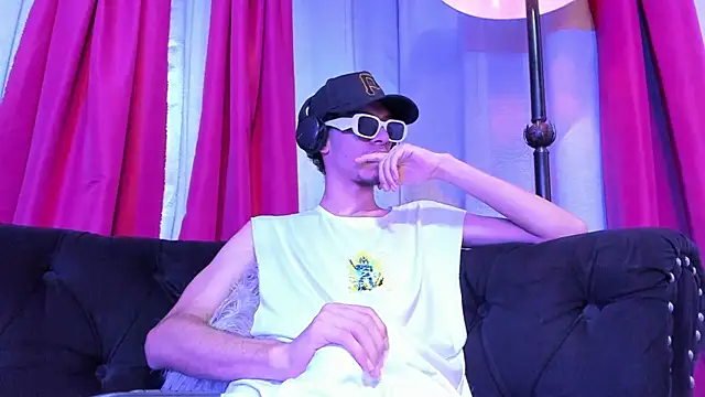 Snapshot of TomyMosterCock chatting on December 10, 2024, 2:16 am TomyMosterCock online show from December 10, 2024, 2:16 am