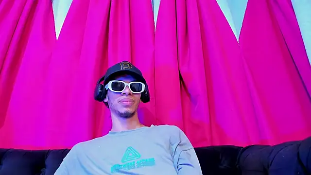 Snapshot of TomyMosterCock chatting on December 20, 2024, 12:52 am TomyMosterCock online show from December 20, 2024, 12:52 am