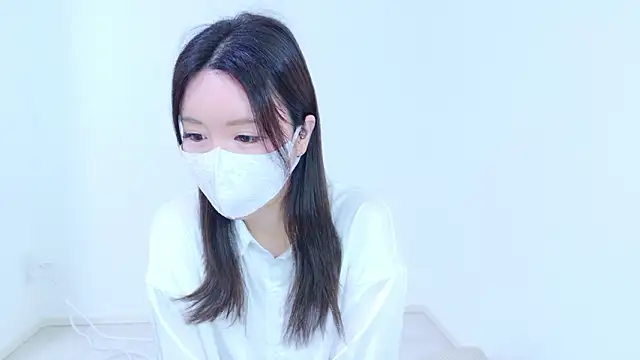 xx natsumegu xx online show from June 13, 2026, 5:27 am