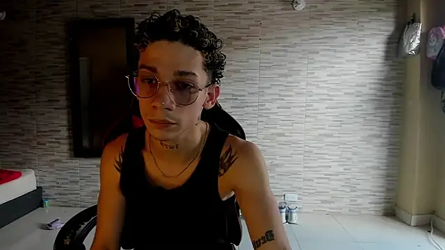 mateodeamjo online show from October 5, 2025, 5:22 pm