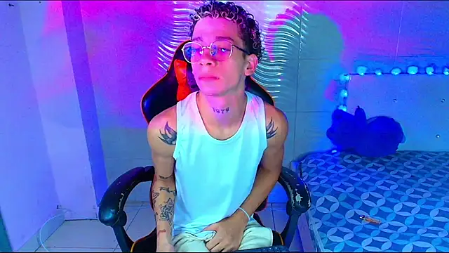 mateodeamjo online show from December 3, 2025, 6:43 am