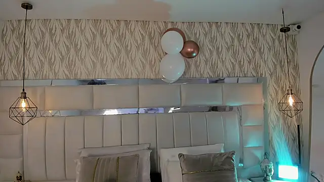 1m dalhia online show from September 17, 2025, 8:43 pm