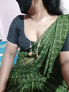 louise92 online show from June 29, 2026, 7:47 am