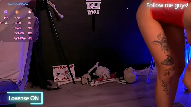 AriaVoss online show from October 18, 2025, 9:26 pm