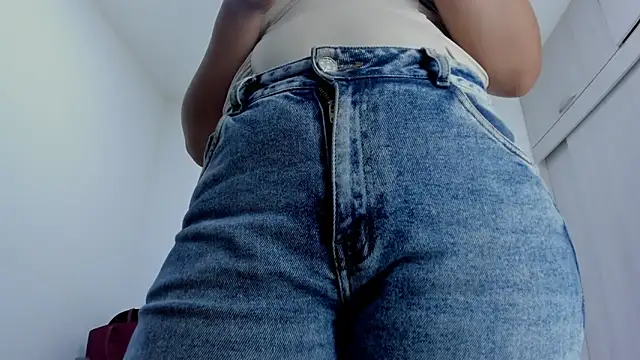 Amelia Debora Antonella online show from March 7, 2026, 1:08 pm