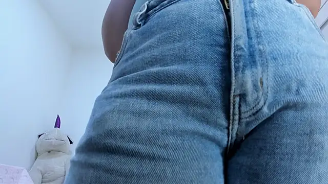 Amelia Debora Antonella online show from March 28, 2026, 1:22 pm