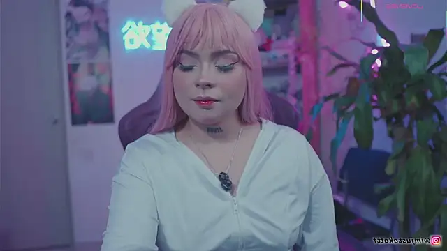 Snapshot of sensualkattt chatting on September 12, 2025, 1:44 pm sensualkattt online show from September 12, 2025, 1:44 pm