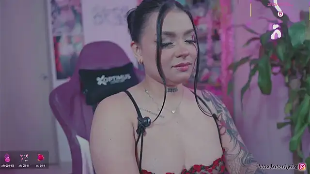 Snapshot of sensualkattt chatting on September 15, 2025, 1:00 pm sensualkattt online show from September 15, 2025, 1:00 pm