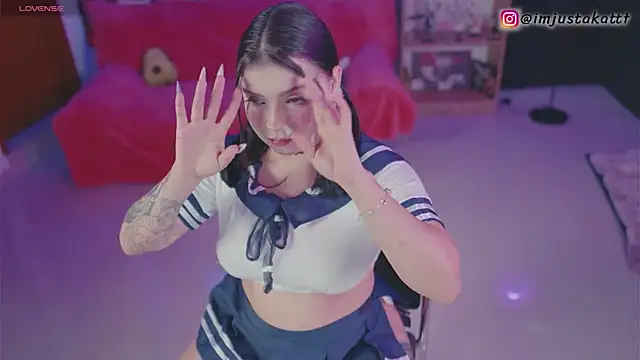 Snapshot of sensualkattt chatting on November 4, 2025, 1:32 pm sensualkattt online show from November 4, 2025, 1:32 pm