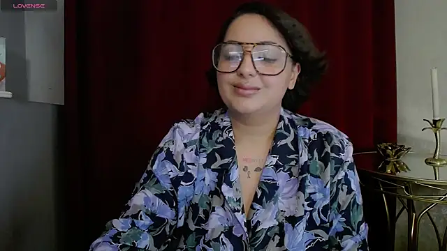 BustyAllyy online show from November 6, 2025, 6:20 pm