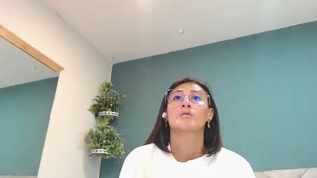 SharisWillian online show from December 4, 2025, 3:49 am