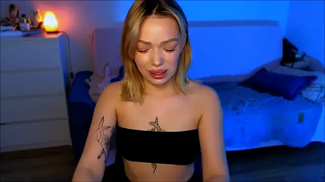 Lily Yin online show from November 30, 2025, 5:11 am