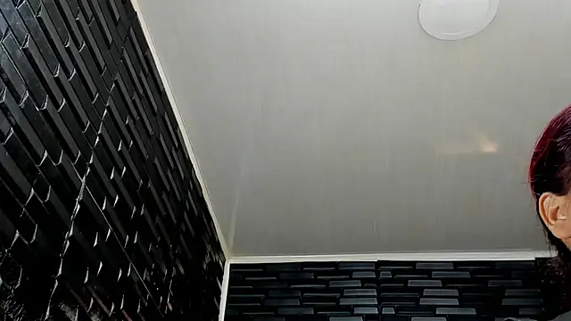 DaianaLutz online show from November 18, 2025, 2:54 pm