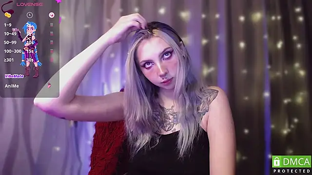 JustMeowGirl online show from December 3, 2024, 9:55 am