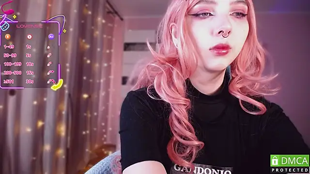 JustMeowGirl online show from October 26, 2025, 4:18 am