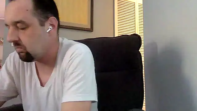 Kink Master Daddy online show from April 1, 2026, 12:00 am