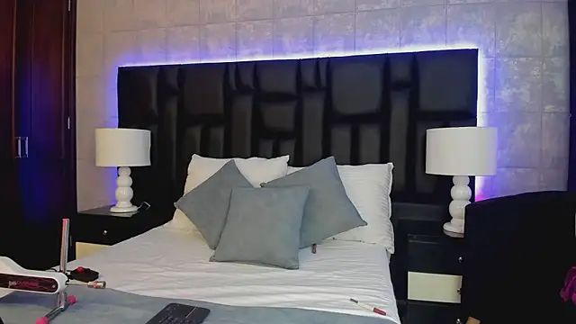 Snapshot of MiaSweeths chatting on January 22, 2025, 11:45 am MiaSweeths online show from January 22, 2025, 11:45 am