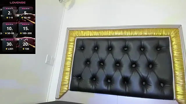 Foxy Assh  online show from January 7, 2026, 4:59 am