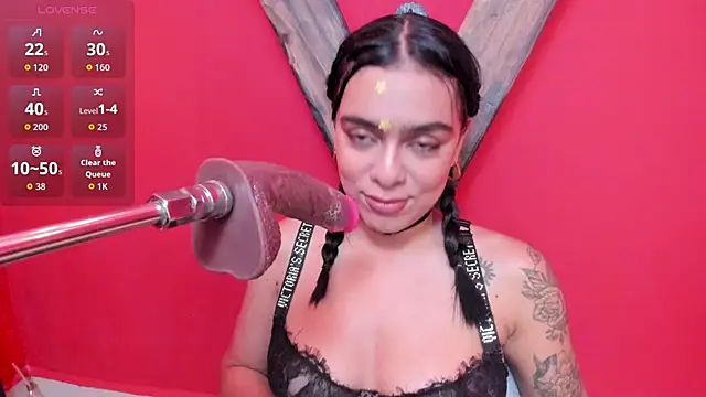 Foxy Assh  online show from May 2, 2026, 3:33 am