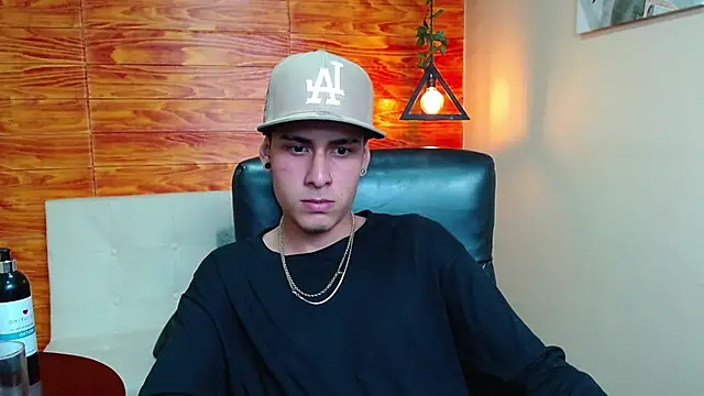 Bastiaan 28 online show from December 31, 2024, 10:58 am