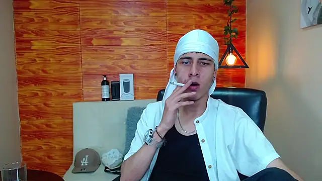 Bastiaan 28 online show from January 15, 2025, 4:04 am